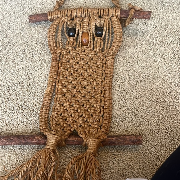 Vintage crochet owl wall hanging - Picture 2 of 2
